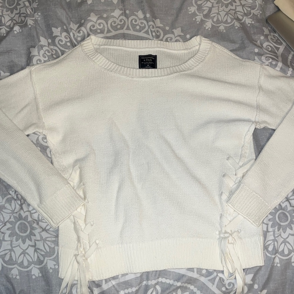 Abercrombie & Fitch sweater